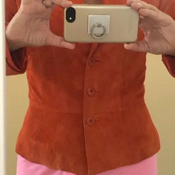 Suede Danier tailored, lined jacket. - Picture 6 of 8